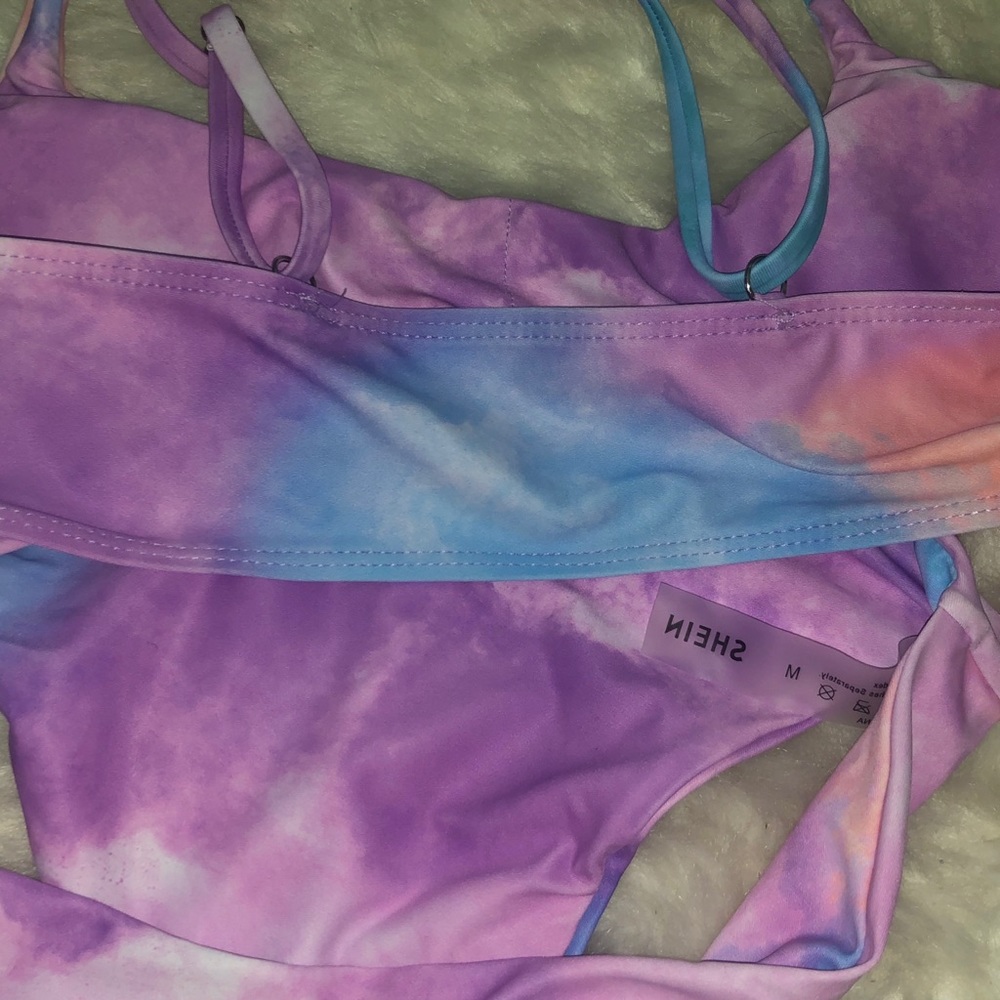 Bathing suits - Picture 7 of 9